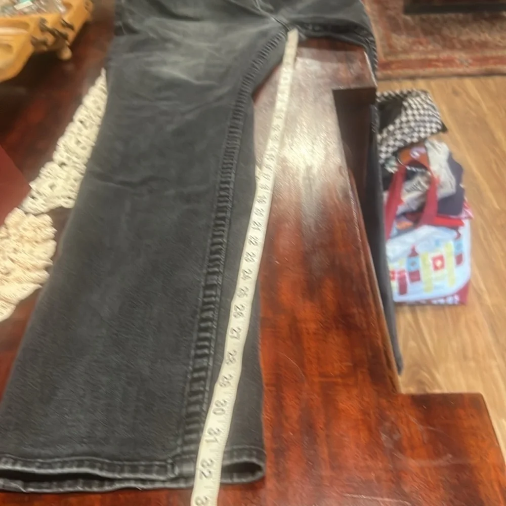 True Religion “Slim” jeans size 40 in GUC